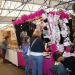 Marktstand in knalligen Farben