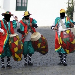 Karneval in den Straßen von Montevideo ist nichts für empfindliche Ohren