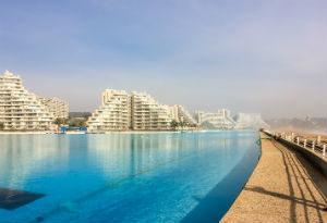 Blick auf Pool in San Alfonso Del Mar