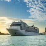 Kreuzfahrtschiff welches abgelegt hat